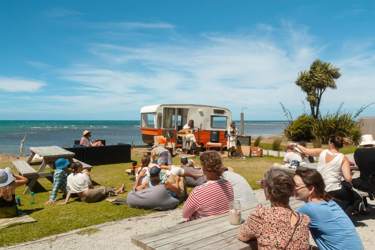 Hotel Tatapouri Bay Gisborne Exterior foto